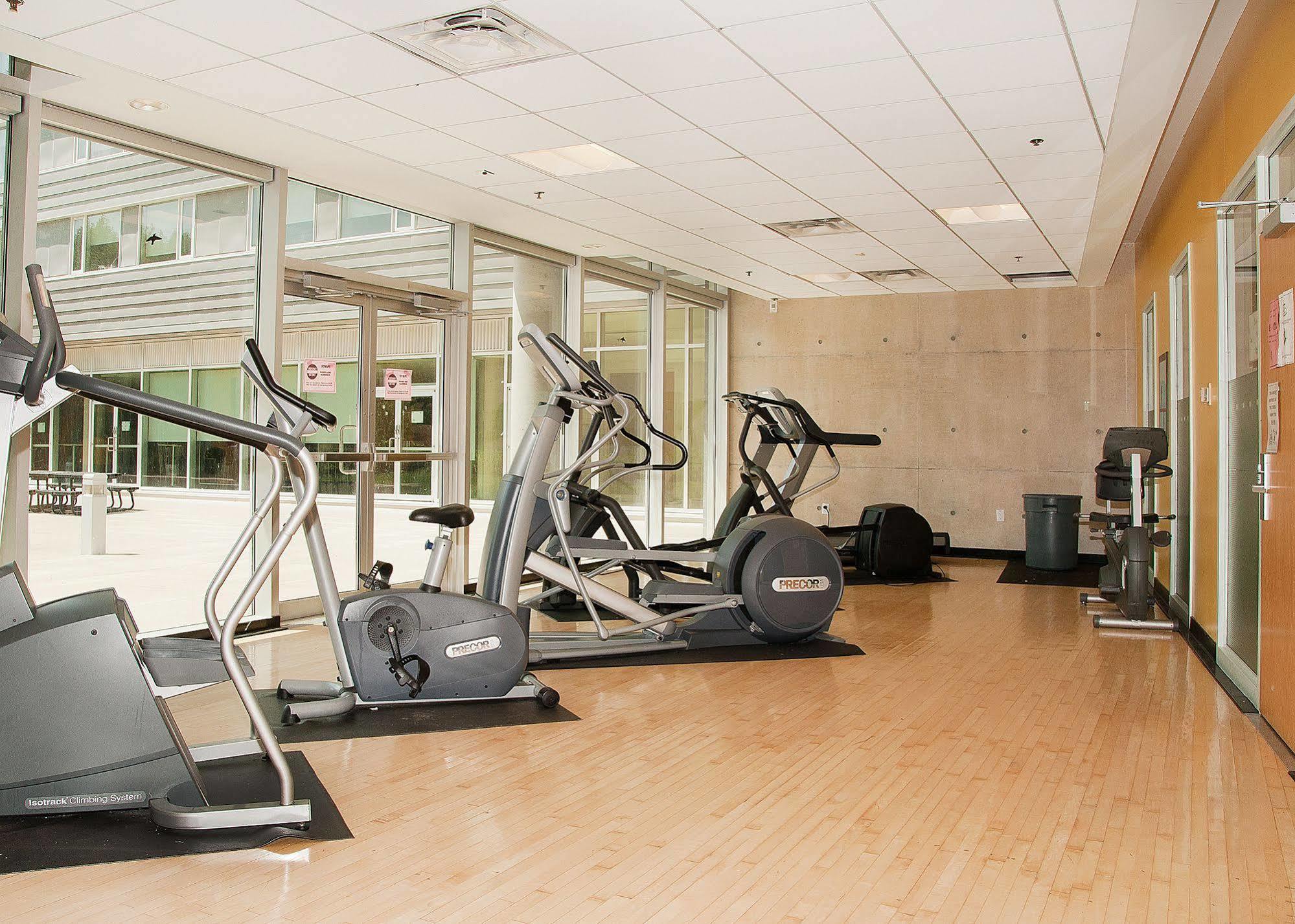Humber College North Campus Residence 브램턴 외부 사진